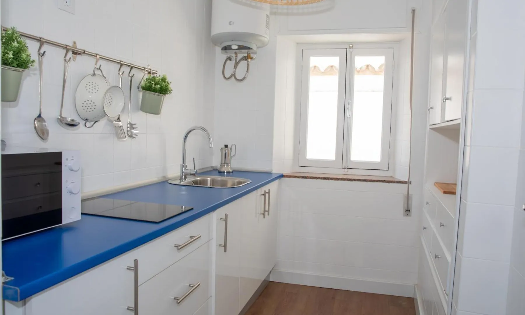 Edificio Reformado Con 2 Pisos En Tarifa Centro Apartment 0*,  Spain