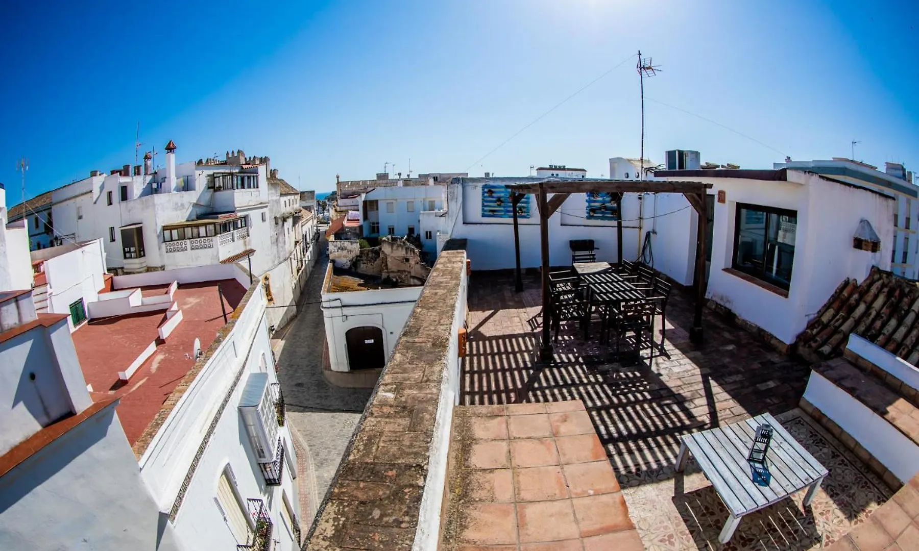 Edificio Reformado Con 2 Pisos En Tarifa Centro Apartment